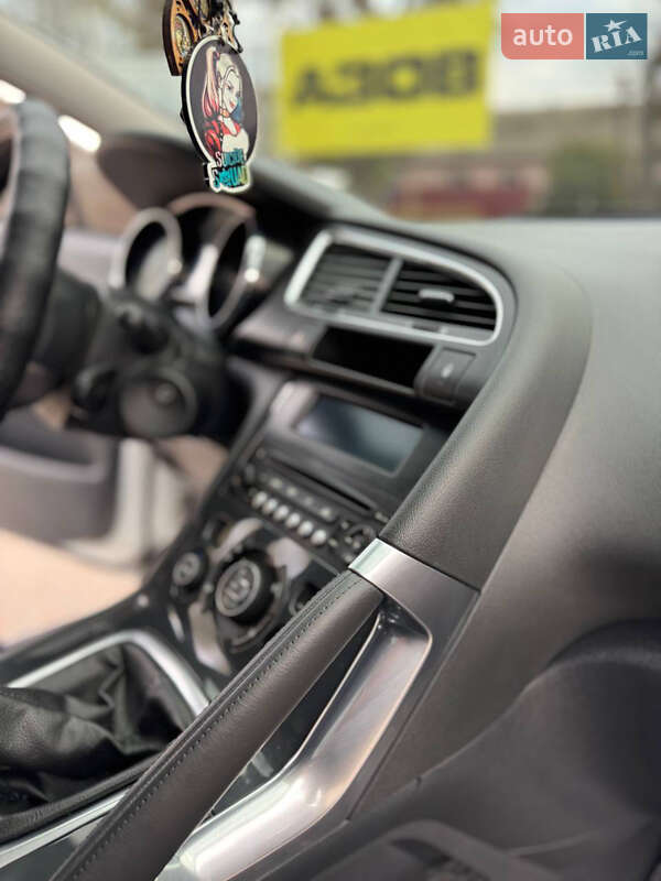 Позашляховик / Кросовер Peugeot 3008 2013 в Первомайську