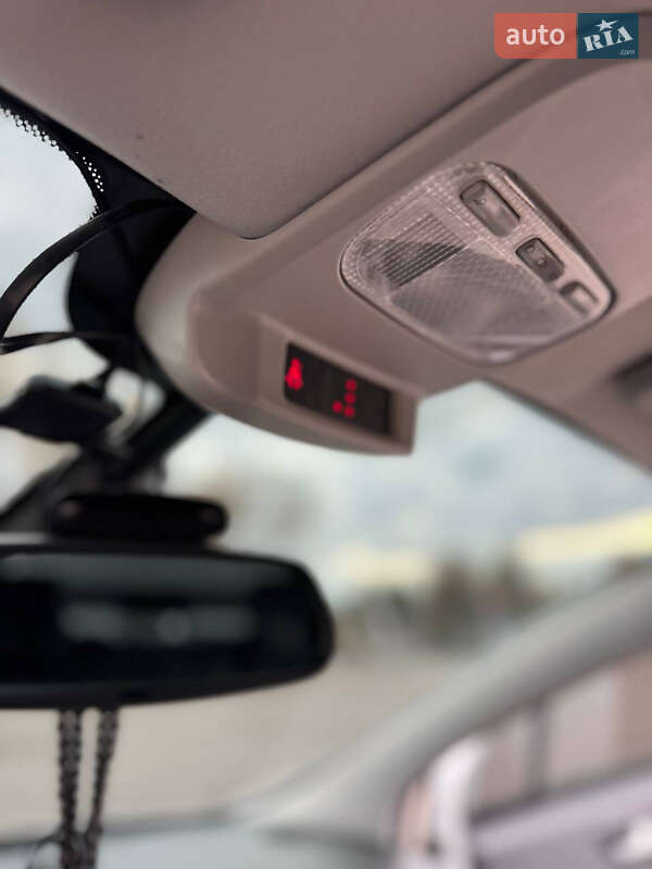 Позашляховик / Кросовер Peugeot 3008 2013 в Первомайську