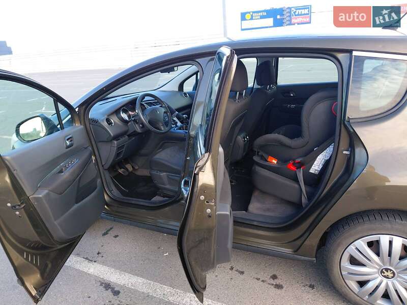 Внедорожник / Кроссовер Peugeot 3008 2010 в Львове