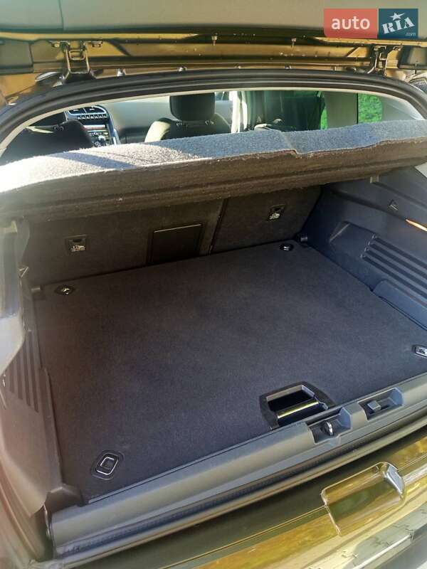 Позашляховик / Кросовер Peugeot 3008 2010 в Стрию