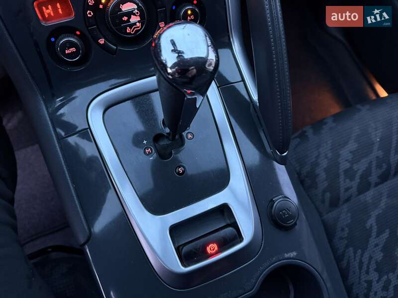 Позашляховик / Кросовер Peugeot 3008 2012 в Косові