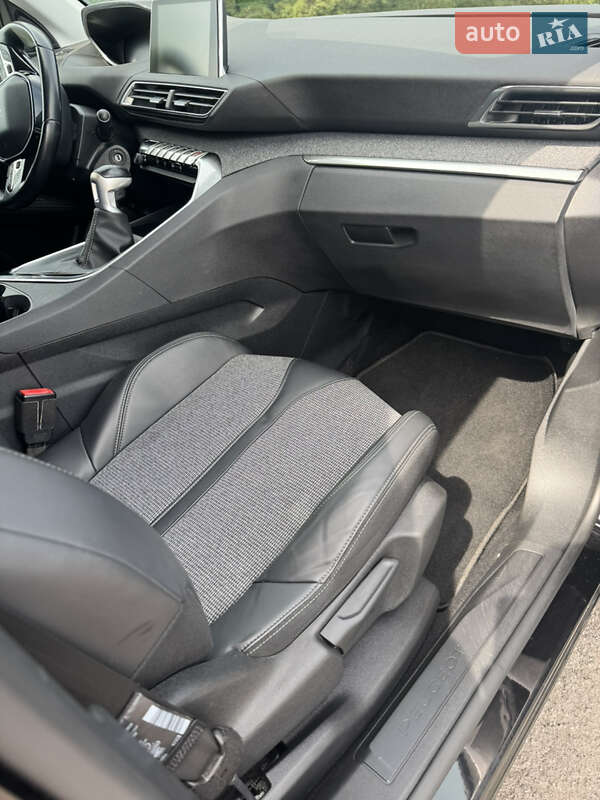 Внедорожник / Кроссовер Peugeot 3008 2018 в Львове