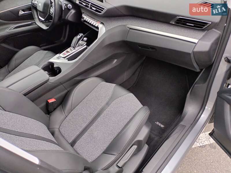 Внедорожник / Кроссовер Peugeot 3008 2020 в Киеве
