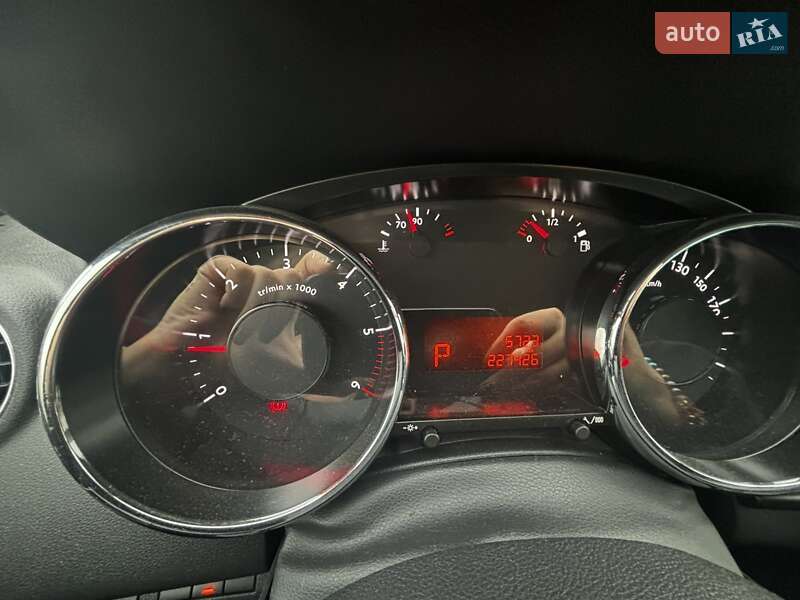 Позашляховик / Кросовер Peugeot 3008 2015 в Харкові