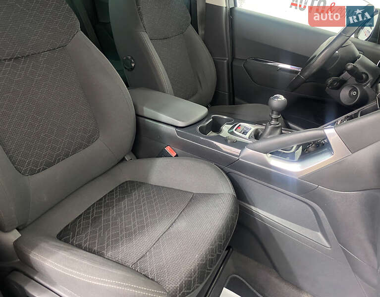 Позашляховик / Кросовер Peugeot 3008 2016 в Львові фото 10 Позашляховик / Кросовер Peugeot 3008 2016 в Львові