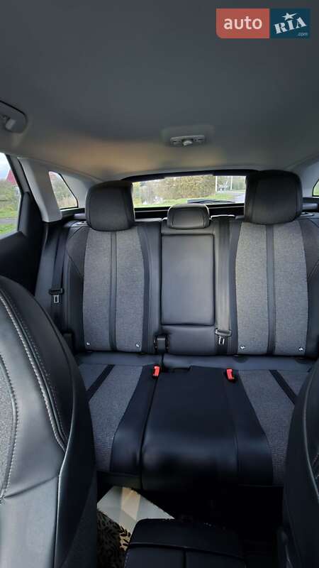 Позашляховик / Кросовер Peugeot 3008 2018 в Жовкві