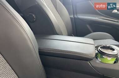 Внедорожник / Кроссовер Peugeot 3008 2020 в 