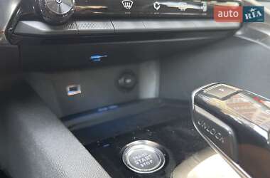 Внедорожник / Кроссовер Peugeot 3008 2020 в 