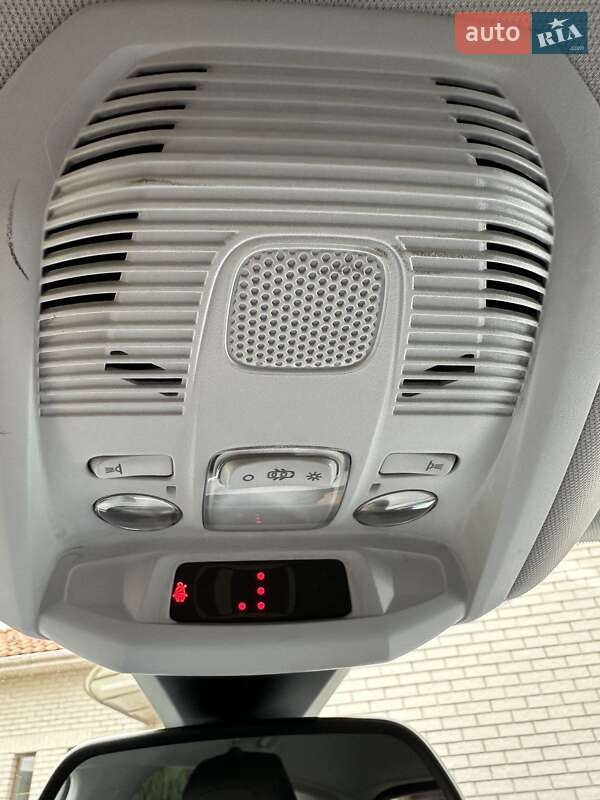 Внедорожник / Кроссовер Peugeot 3008 2017 в Киеве фото 18 Внедорожник / Кроссовер Peugeot 3008 2017 в Киеве