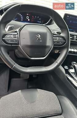 Внедорожник / Кроссовер Peugeot 3008 2017 в 