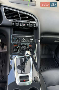 Внедорожник / Кроссовер Peugeot 3008 2015 в 