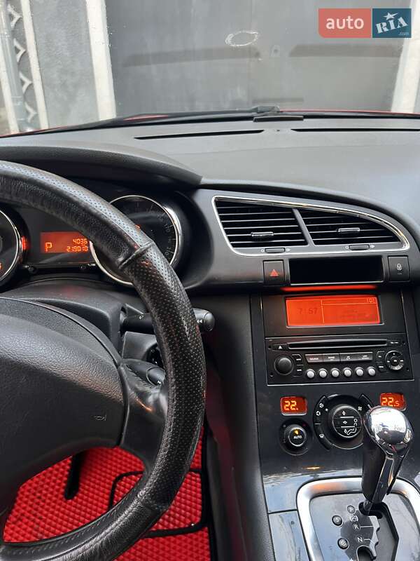 Внедорожник / Кроссовер Peugeot 3008 2010 в Джурине фото 14 Внедорожник / Кроссовер Peugeot 3008 2010 в Джурине