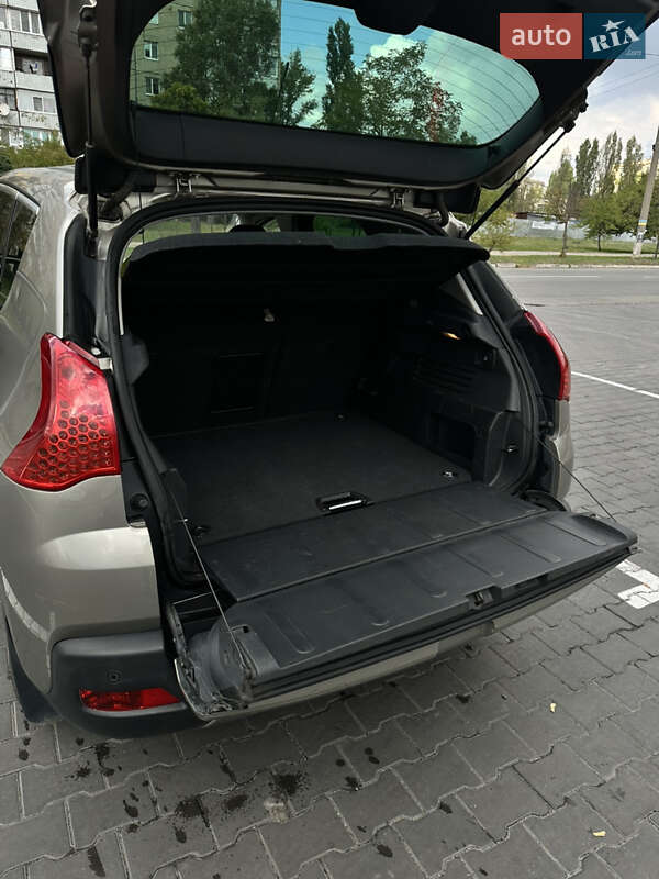 Внедорожник / Кроссовер Peugeot 3008 2011 в Каменском фото 2 Внедорожник / Кроссовер Peugeot 3008 2011 в Каменском