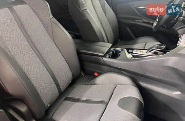 Позашляховик / Кросовер Peugeot 3008 2019 в 