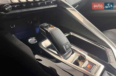 Позашляховик / Кросовер Peugeot 3008 2019 в 
