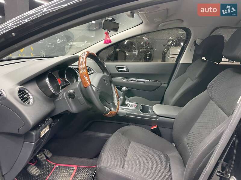 Внедорожник / Кроссовер Peugeot 3008 2011 в Черновцах