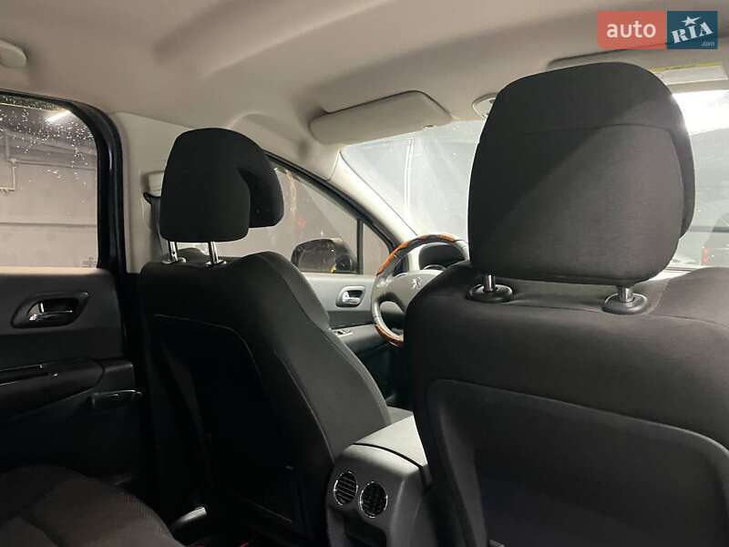 Внедорожник / Кроссовер Peugeot 3008 2011 в Черновцах