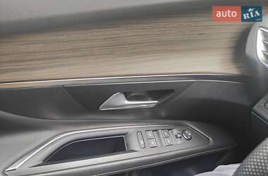 Внедорожник / Кроссовер Peugeot 3008 2020 в 