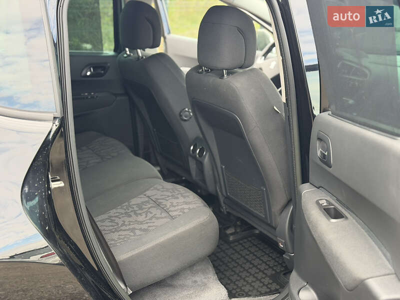 Внедорожник / Кроссовер Peugeot 3008 2013 в Ровно фото 16 Внедорожник / Кроссовер Peugeot 3008 2013 в Ровно