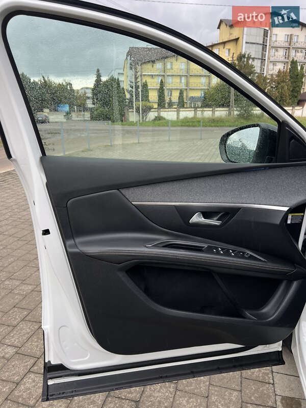 Внедорожник / Кроссовер Peugeot 3008 2018 в Львове фото 65 Внедорожник / Кроссовер Peugeot 3008 2018 в Львове