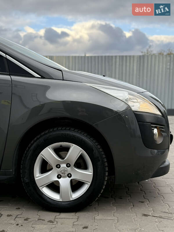 Внедорожник / Кроссовер Peugeot 3008 2012 в Луцке
