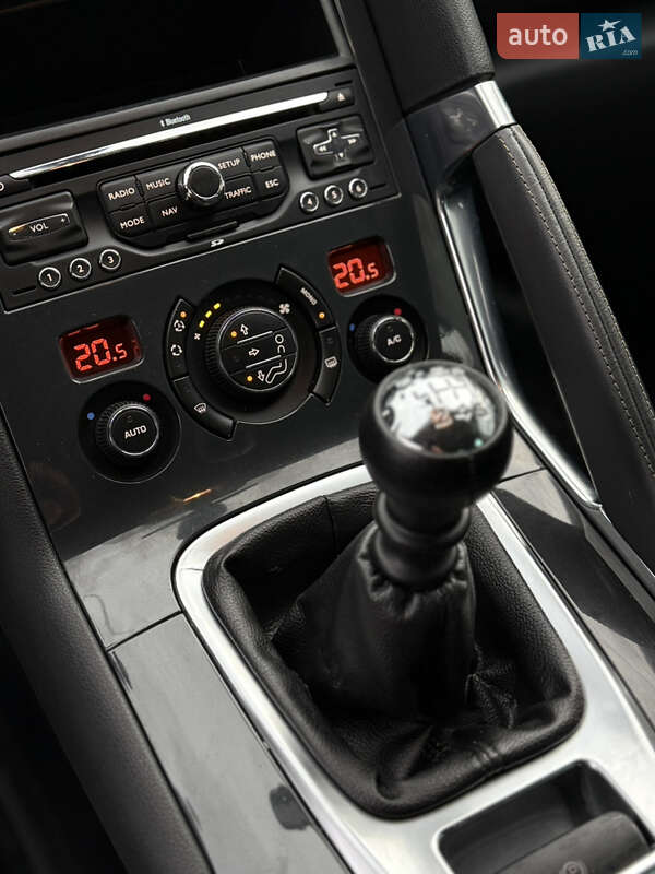 Внедорожник / Кроссовер Peugeot 3008 2012 в Луцке