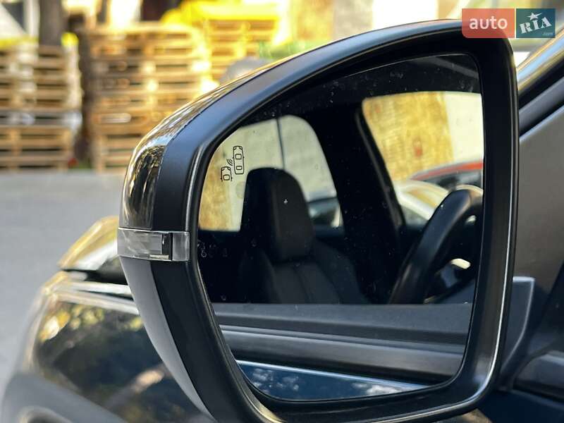 Позашляховик / Кросовер Peugeot 3008 2021 в Львові