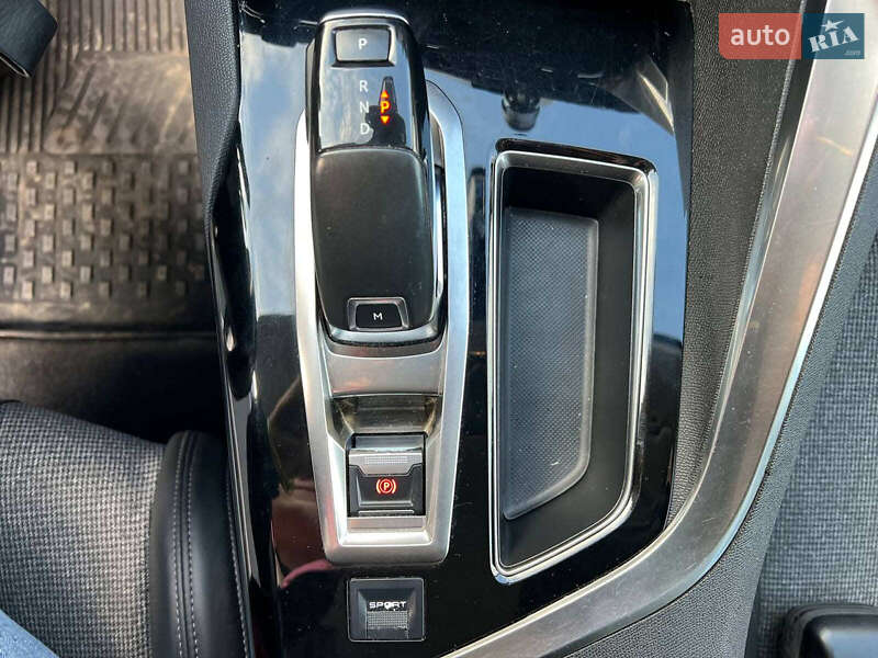 Внедорожник / Кроссовер Peugeot 3008 2017 в Львове