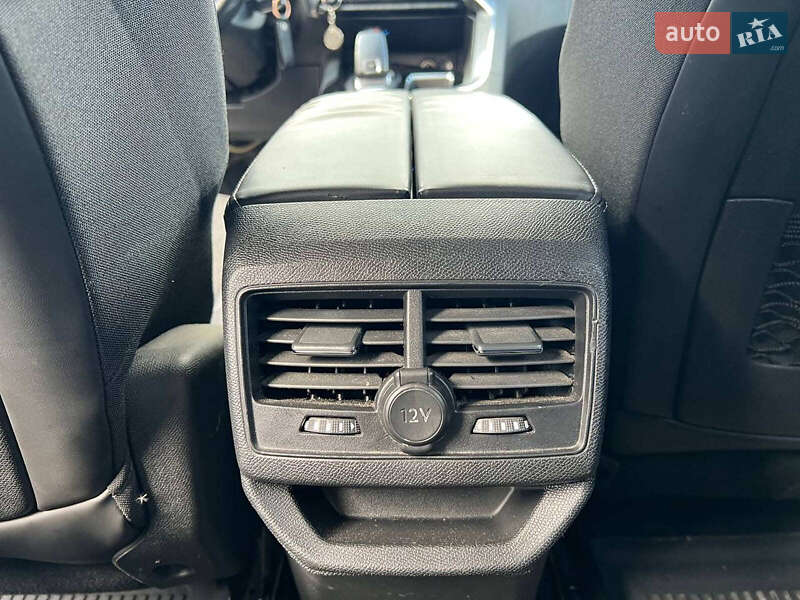 Внедорожник / Кроссовер Peugeot 3008 2017 в Львове