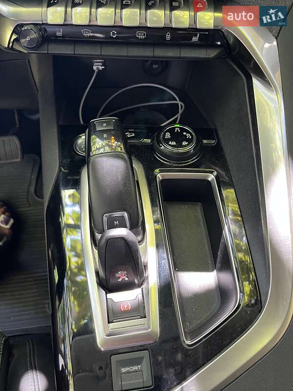 Внедорожник / Кроссовер Peugeot 3008 2019 в Ужгороде