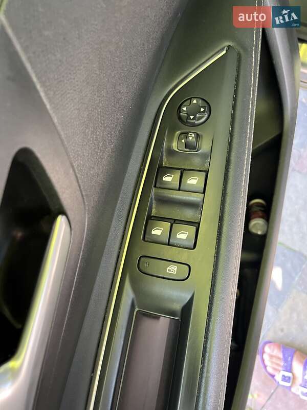 Внедорожник / Кроссовер Peugeot 3008 2019 в Ужгороде