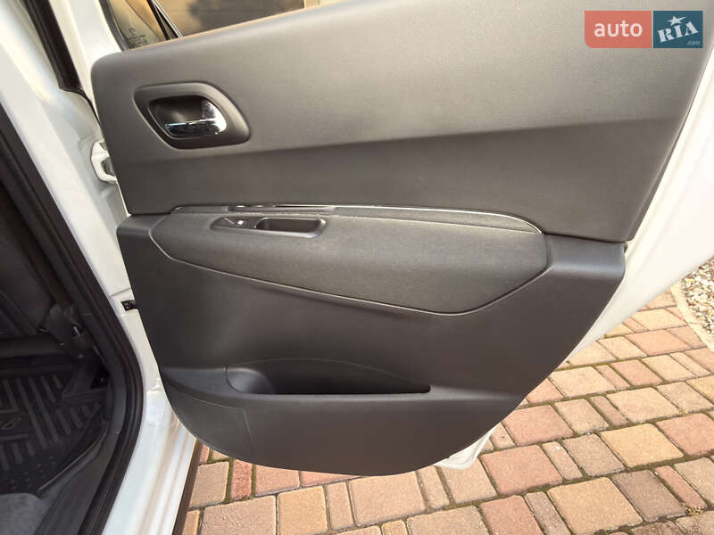 Внедорожник / Кроссовер Peugeot 3008 2015 в Ивано-Франковске