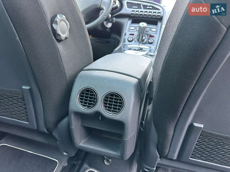 Позашляховик / Кросовер Peugeot 3008 2011 в Луцьку