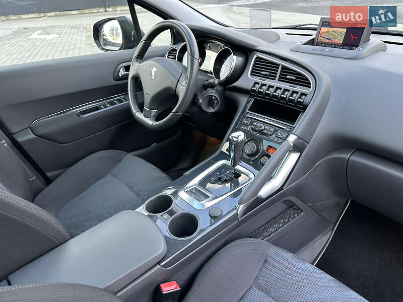 Позашляховик / Кросовер Peugeot 3008 2011 в Луцьку