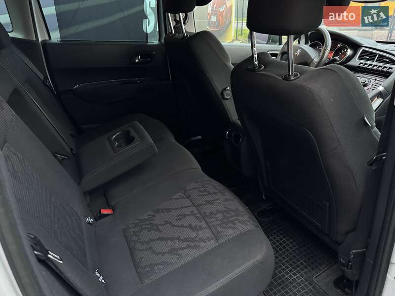 Позашляховик / Кросовер Peugeot 3008 2011 в Стрию