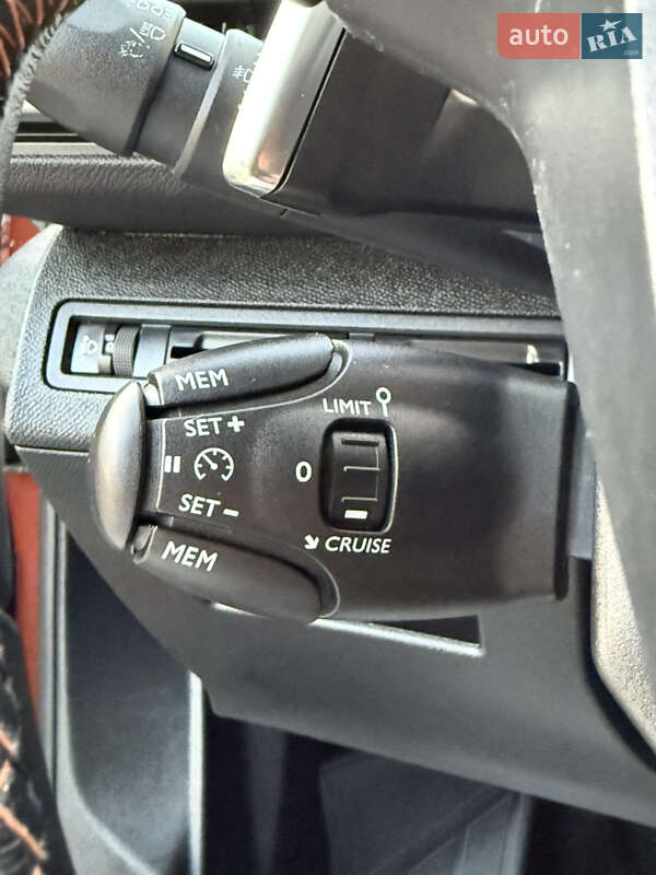 Внедорожник / Кроссовер Peugeot 3008 2017 в Самборе фото 38 Внедорожник / Кроссовер Peugeot 3008 2017 в Самборе