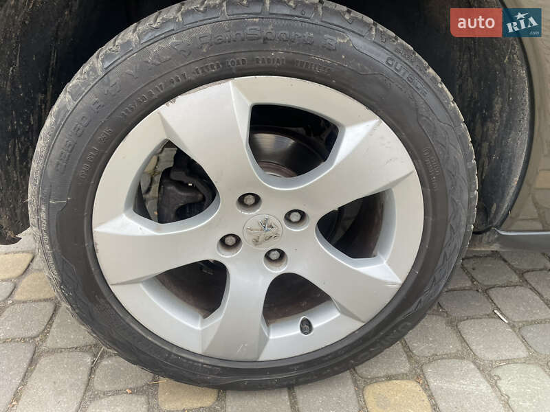 Внедорожник / Кроссовер Peugeot 3008 2012 в Луцке