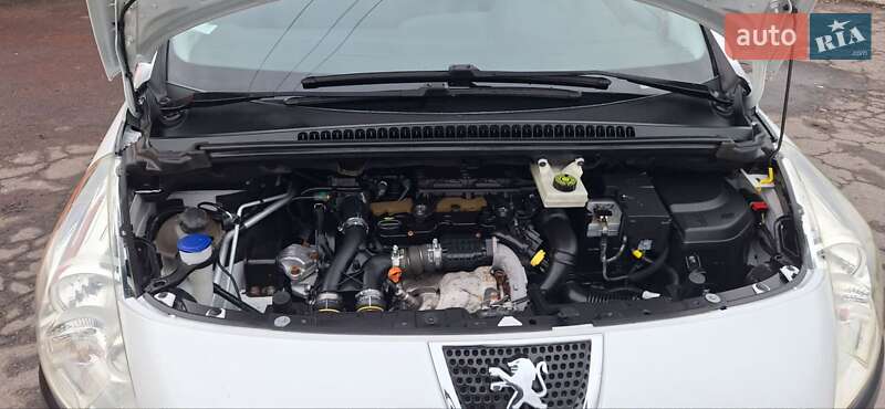 Внедорожник / Кроссовер Peugeot 3008 2012 в Новоархангельске