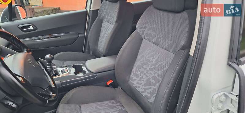 Внедорожник / Кроссовер Peugeot 3008 2012 в Новоархангельске