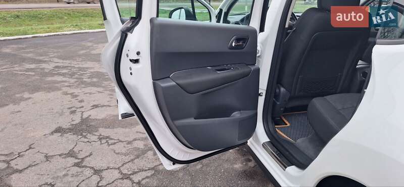 Внедорожник / Кроссовер Peugeot 3008 2012 в Новоархангельске