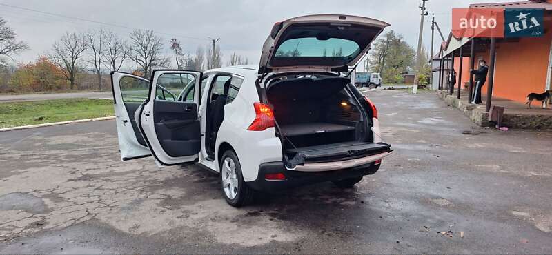 Внедорожник / Кроссовер Peugeot 3008 2012 в Новоархангельске