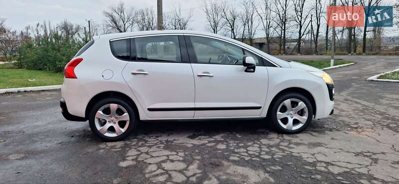 Внедорожник / Кроссовер Peugeot 3008 2012 в Новоархангельске