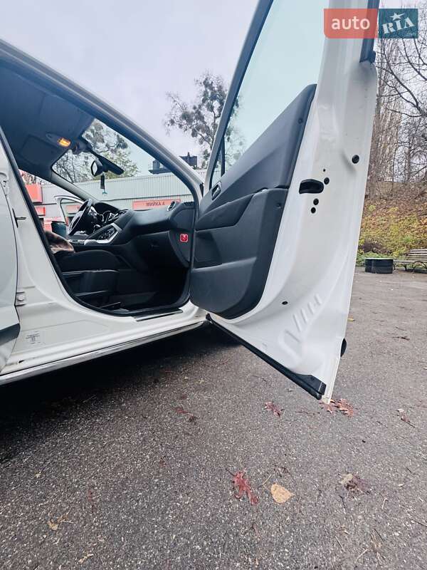 Внедорожник / Кроссовер Peugeot 3008 2011 в Киеве фото 8 Внедорожник / Кроссовер Peugeot 3008 2011 в Киеве