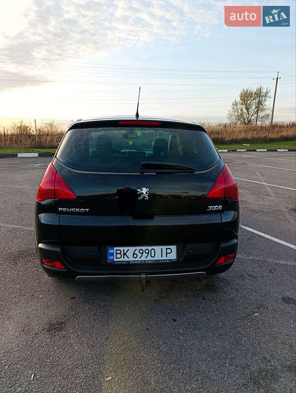 Позашляховик / Кросовер Peugeot 3008 2010 в Рівному