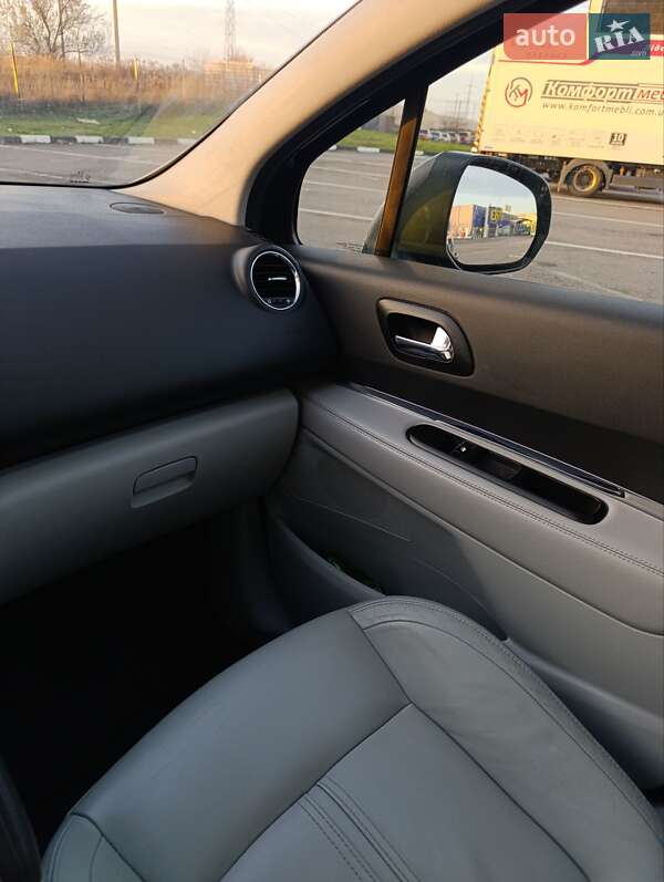 Позашляховик / Кросовер Peugeot 3008 2010 в Рівному