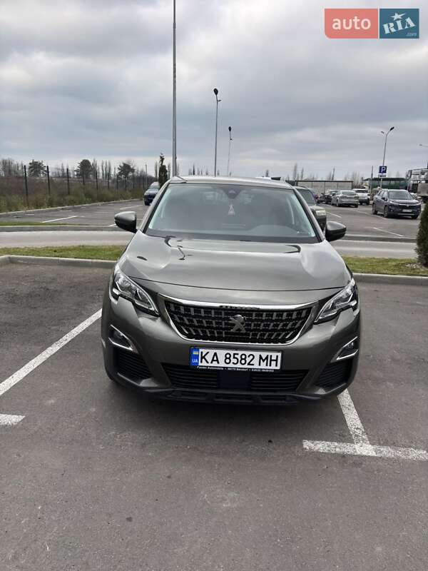 Внедорожник / Кроссовер Peugeot 3008 2019 в Киеве