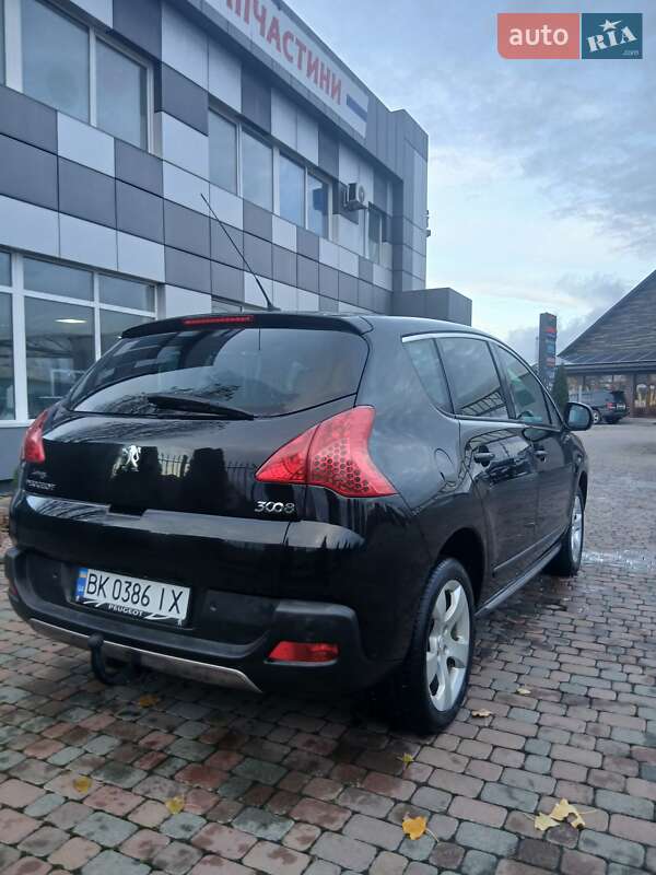 Внедорожник / Кроссовер Peugeot 3008 2010 в Сарнах