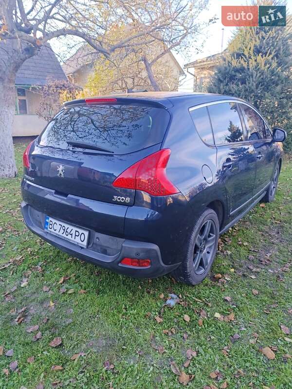 Позашляховик / Кросовер Peugeot 3008 2010 в Трускавці