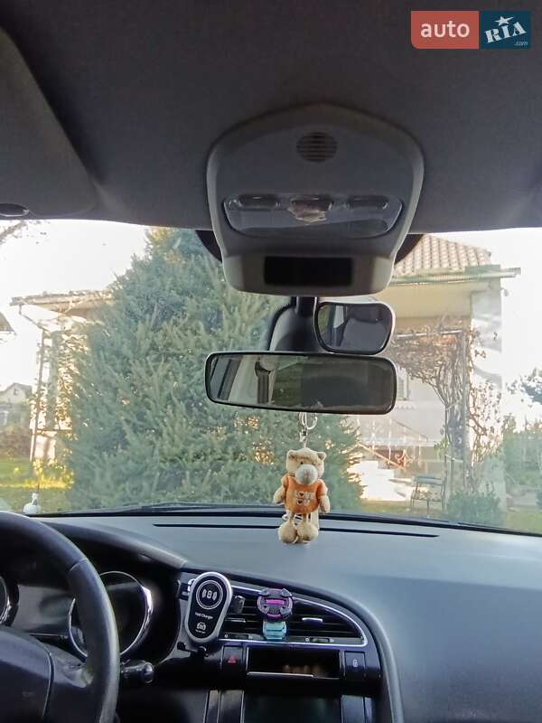 Позашляховик / Кросовер Peugeot 3008 2010 в Трускавці