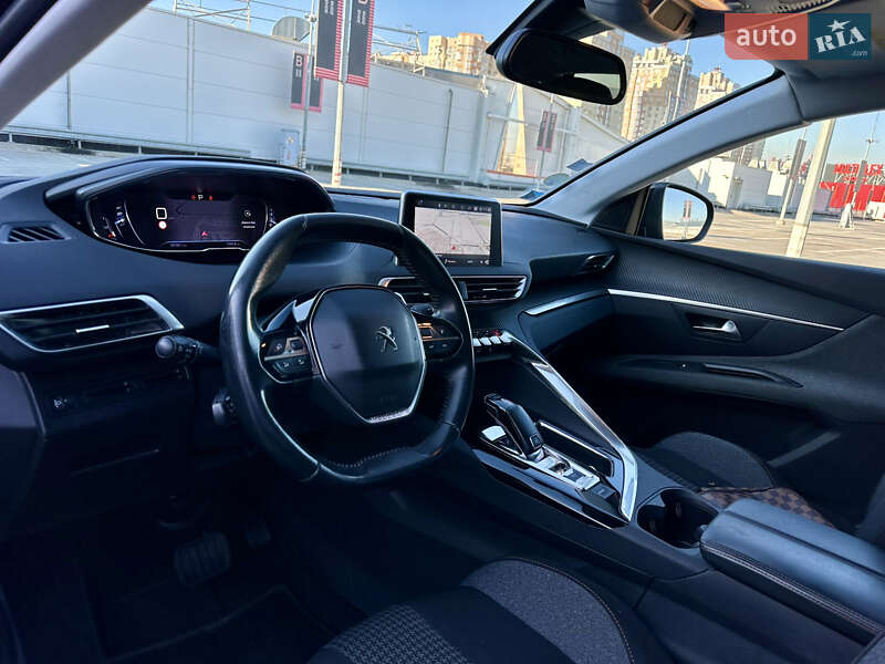Внедорожник / Кроссовер Peugeot 3008 2020 в Киеве